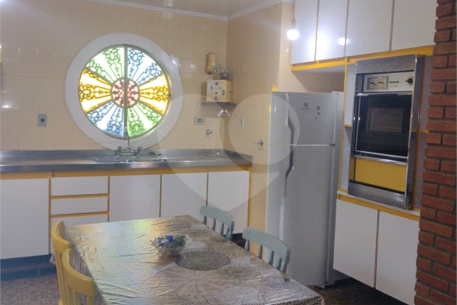 Casa à venda com 4 quartos, sendo 2 suítes,  no condomínio Cinco Lagos, Mairiporã - SP
