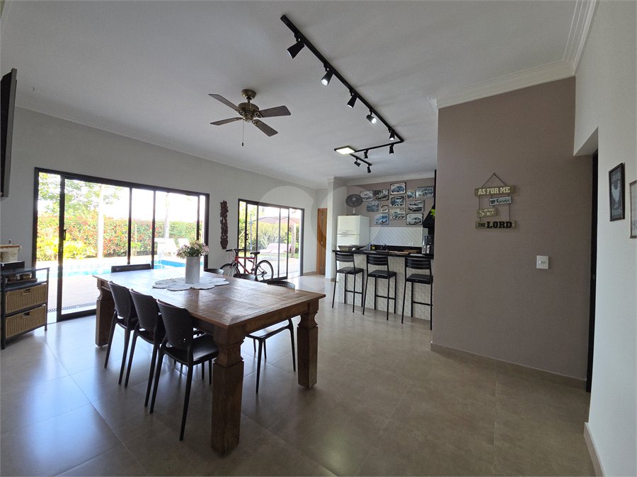 Casa à venda com 3 suítes no condomínio Village Ipanema I, Araçoiaba da Serra - SP