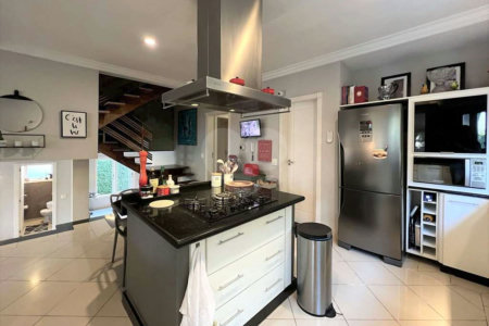 Casa à venda com 4 suítes em Vila Santo Antônio, Cotia, SP