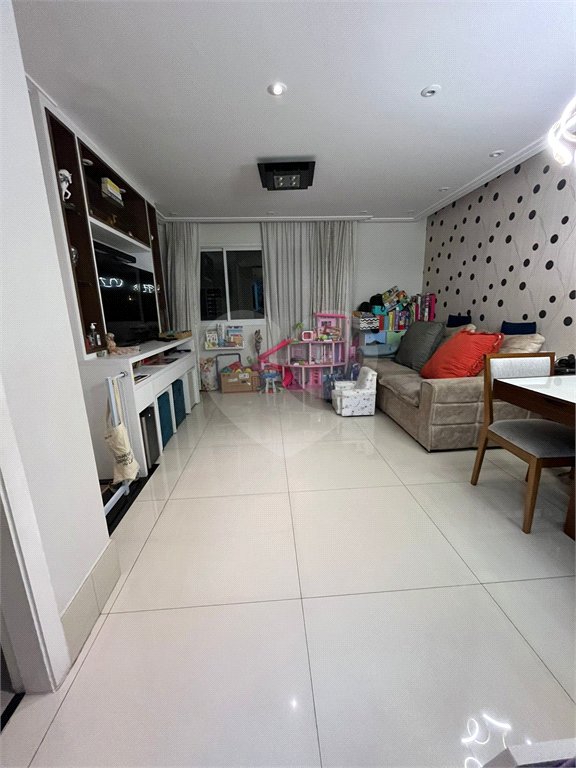 Casa à venda com 3 quartos, sendo 1 suíte, no condomínio Vila Siqueira, São Paulo - SP