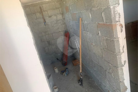 Sobrado à venda com 4 suítes em Jardim Centenário, Atibaia, SP