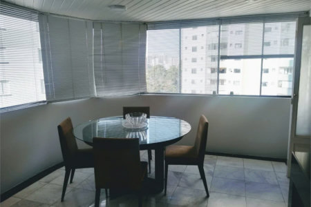 Apartamento à venda com 4 quartos, sendo 1 suíte, em Vila Andrade, São Paulo, SP