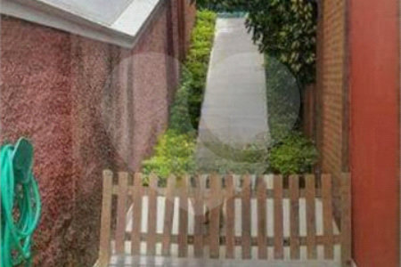 Casa à venda com 3 quartos, sendo 1 suíte, no condomínio Terras de São Francisco, Vinhedo - SP