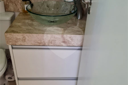 Apartamento à venda com 3 quartos, sendo 1 suíte,  em Vila Andrade, São Paulo, SP