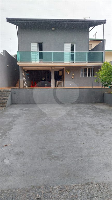 Casa à venda com 3 quartos, sendo 2 suítes, no Centro, Bom Jesus dos Perdões, SP