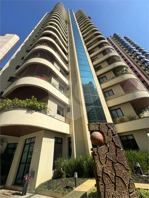 Apartamento à venda com 3 suítes em Jardim Anália Franco, São Paulo, SP