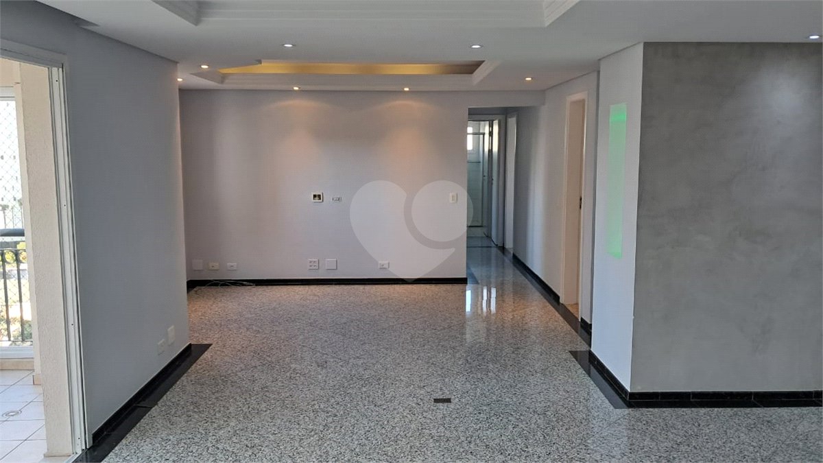 Apartamento para alugar com 3 quartos, sendo 2 suítes, em Jardim Marajoara, São Paulo, SP