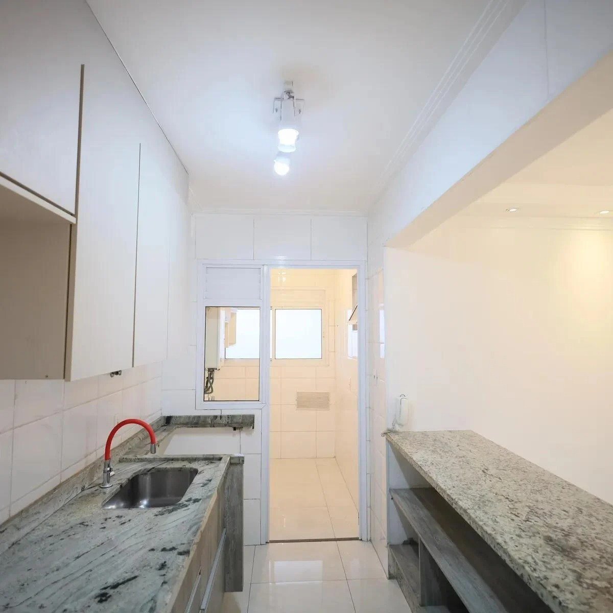 Apartamento à venda com 3 quartos, sendo 1 suíte, em Cidade São Francisco, São Paulo - SP