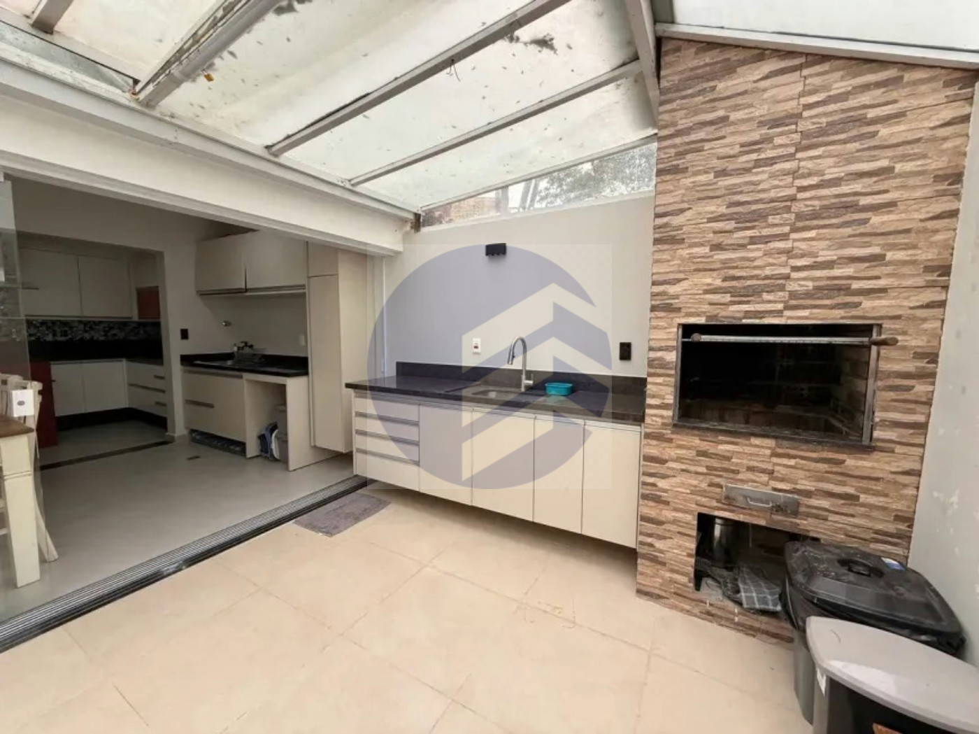 Casa à venda com 2 quartos, sendo 2 suítes, no condomínio Vilas V, São Paulo - SP