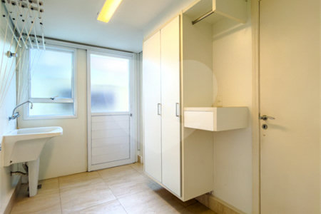 Casa à venda com 4 suítes no condomínio Villa Borghese, Indaiatuba - SP