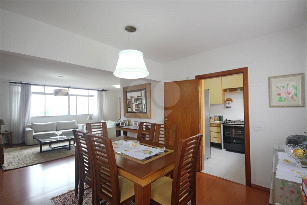 Apartamento à venda com 3 quartos, sendo 1 suíte,  em Alto da Lapa, São Paulo, SP
