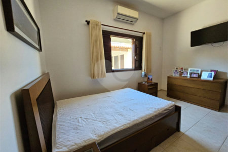 Casa em condomínio à venda com 4 quartos, sendo 1 suíte, em Caravelas, Armação dos Búzios, RJ