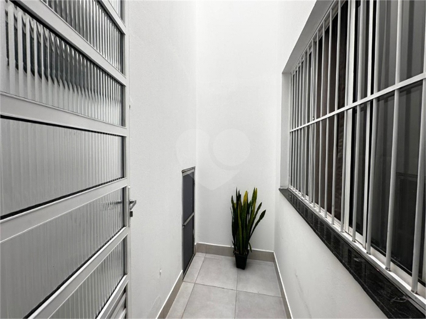 Sobrado à venda com 4 quartos, sendo 1 suíte, em Wanel Ville, Sorocaba, SP