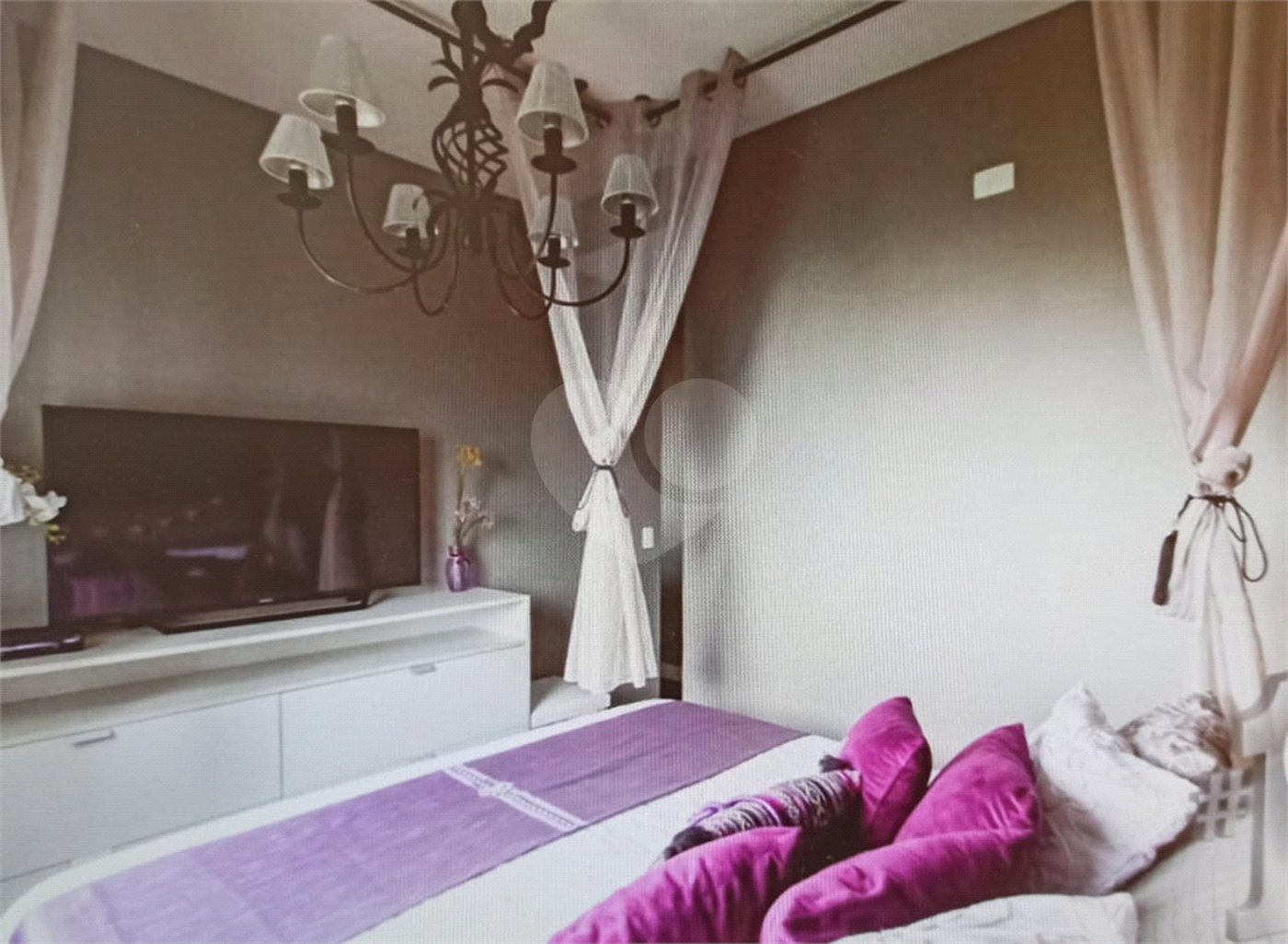 Apartamento à venda com 3 quartos, sendo 1 suíte,  em Vila Anastácio, São Paulo, SP