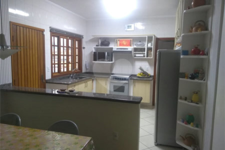 Sobrado à venda com 3 quartos, sendo 1 suíte, em Vila Mazzei, São Paulo, SP