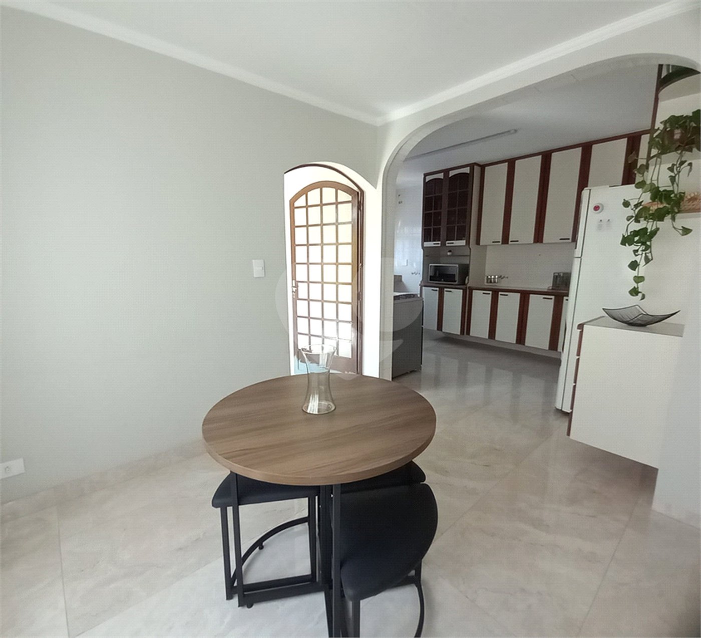 Sobrado à venda com 4 quartos, sendo 1 suíte, em Tremembé, São Paulo, SP