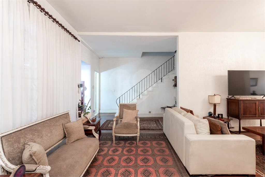Casa à venda com 3 quartos, sendo 1 suíte,  em Pinheiros, São Paulo, SP