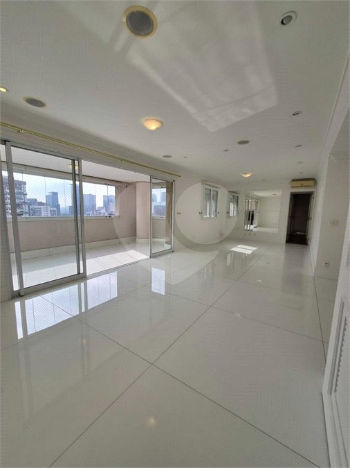 Apartamento para alugar com 3 quartos, sendo 2 suítes, em Brooklin Paulista, São Paulo, SP