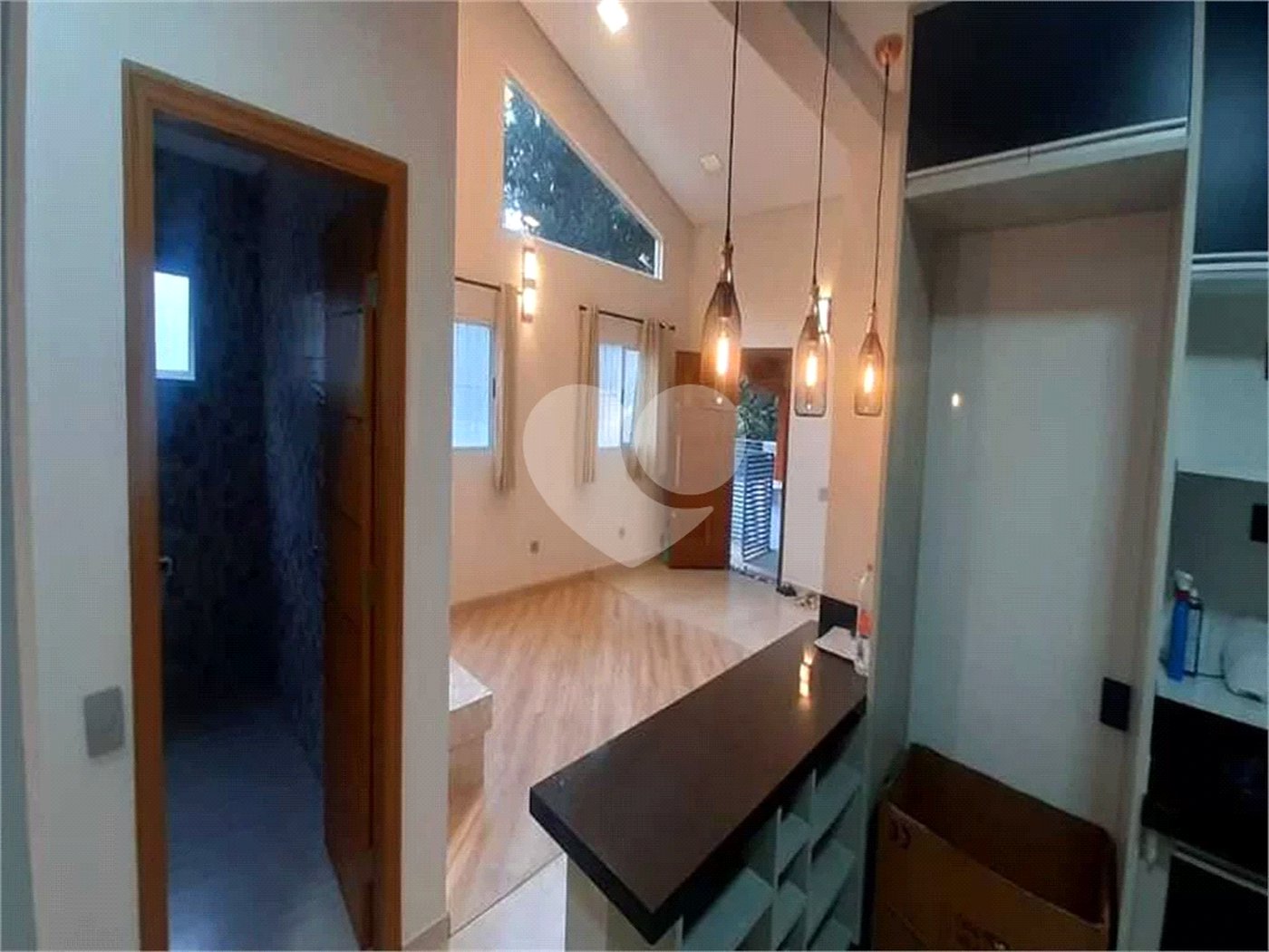 Casa à venda com 3 quartos, sendo 1 suíte, no condomínio Jardim da Montanha I, Mairiporã - SP
