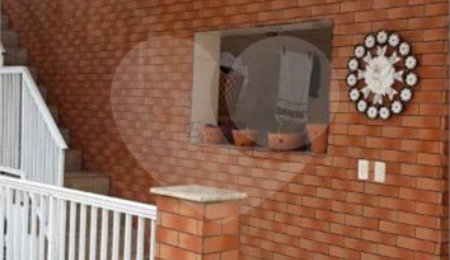 Casa à venda com 3 quartos, sendo 1 suíte, no condomínio Parque Suiça, Caieiras - SP