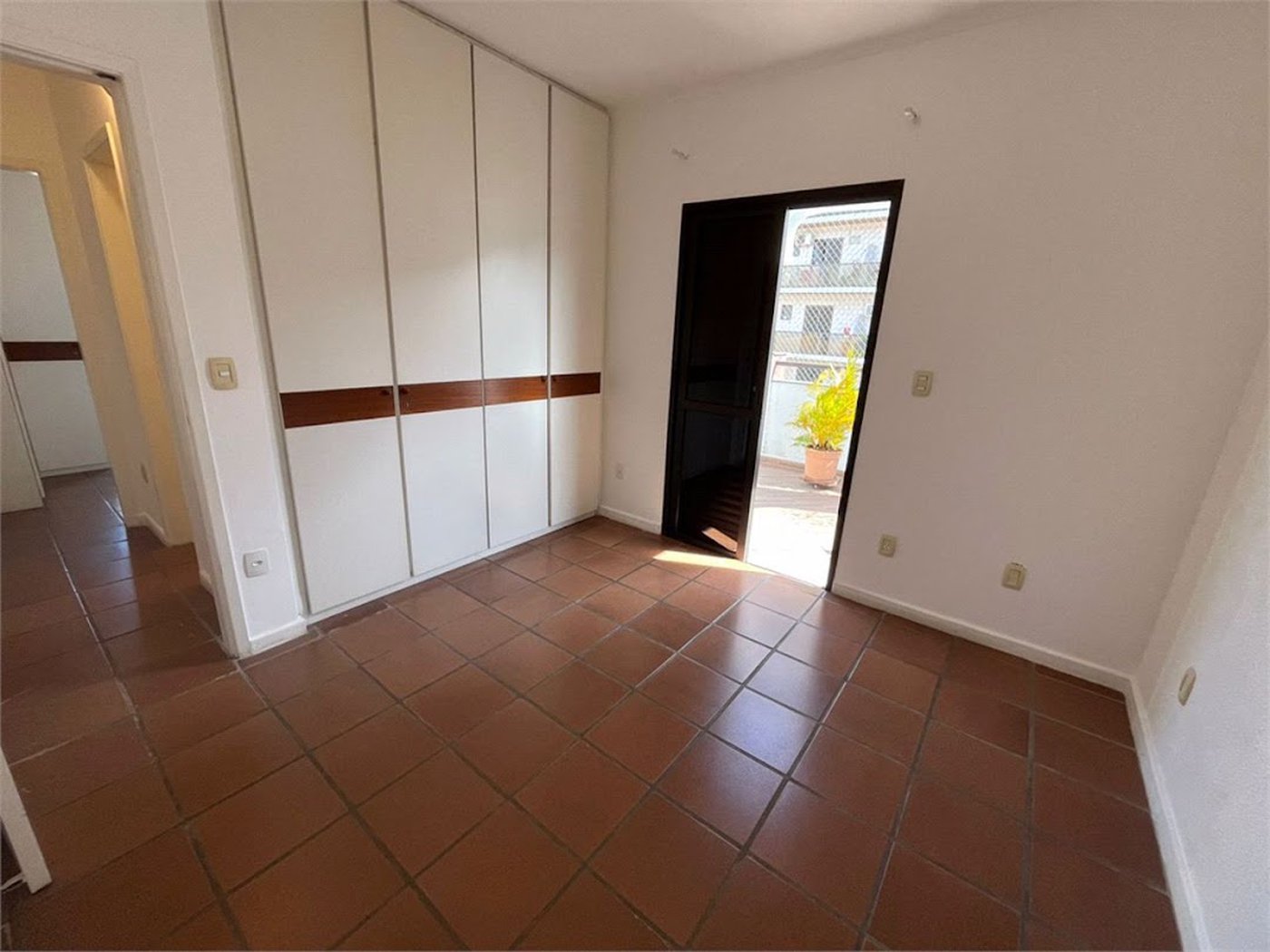 Apartamento com 4 dormitórios à venda, 259 m² por R$ 900.000,00 - Jardim Três Marias - Guarujá/SP