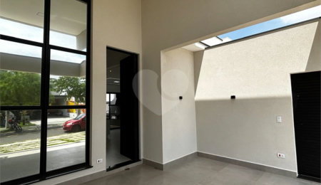 Casa à venda com 3 quartos, sendo 1 suíte,  no condomínio Village Moutonnée, Salto - SP