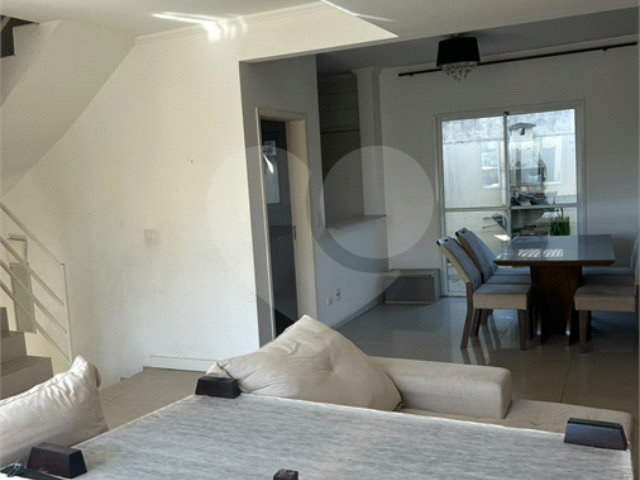 Casa à venda com 3 quartos, sendo 1 suíte,  no condomínio Village St. Louis, São Paulo - SP