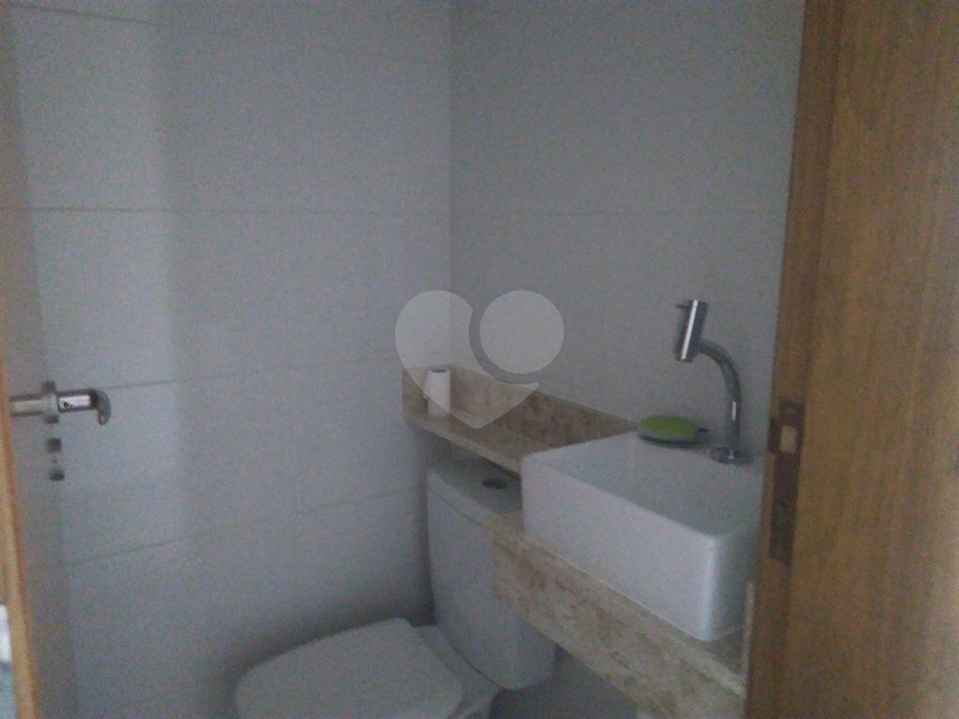 Casa à venda com 3 quartos, sendo 1 suíte, no condomínio Professora Romilde Nogueira de Sá, São Paulo - SP