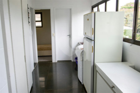 Apartamento à venda com 3 suítes em Paineiras do Morumbi, São Paulo, SP