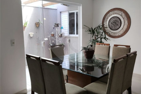 Casa à venda com 3 quartos, sendo 1 suíte, no condomínio Campos do Conde I, Paulínia - SP