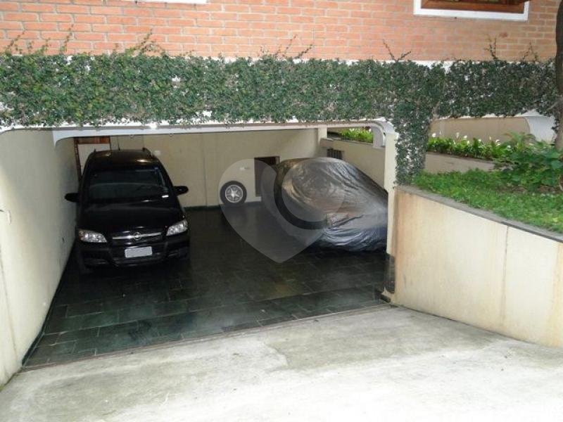 Sobrado à venda com 8 quartos, sendo 2 suítes,  em Santana, São Paulo, SP