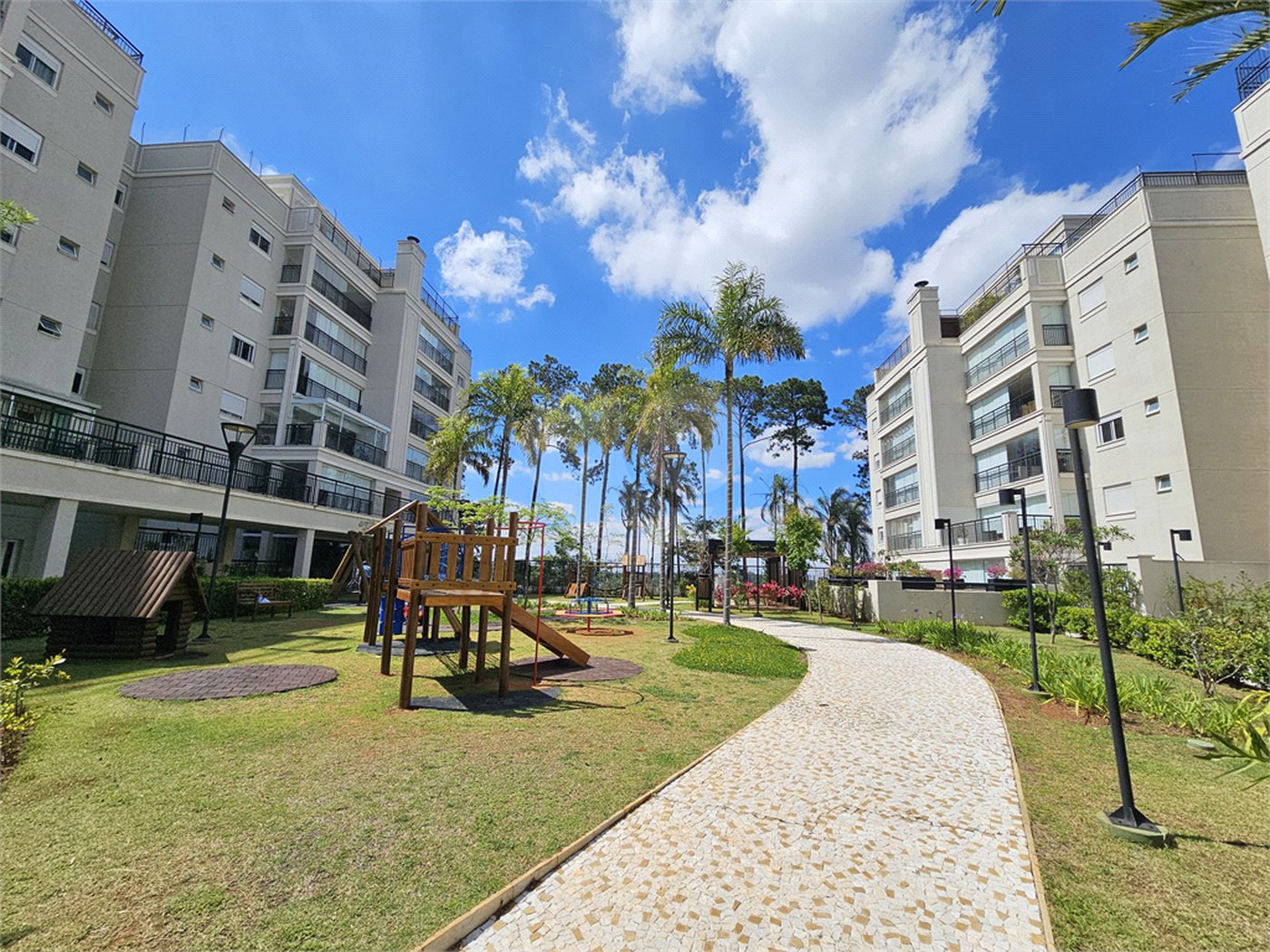 Apartamento à venda com 3 quartos, sendo 2 suítes, em Tremembé, São Paulo, SP