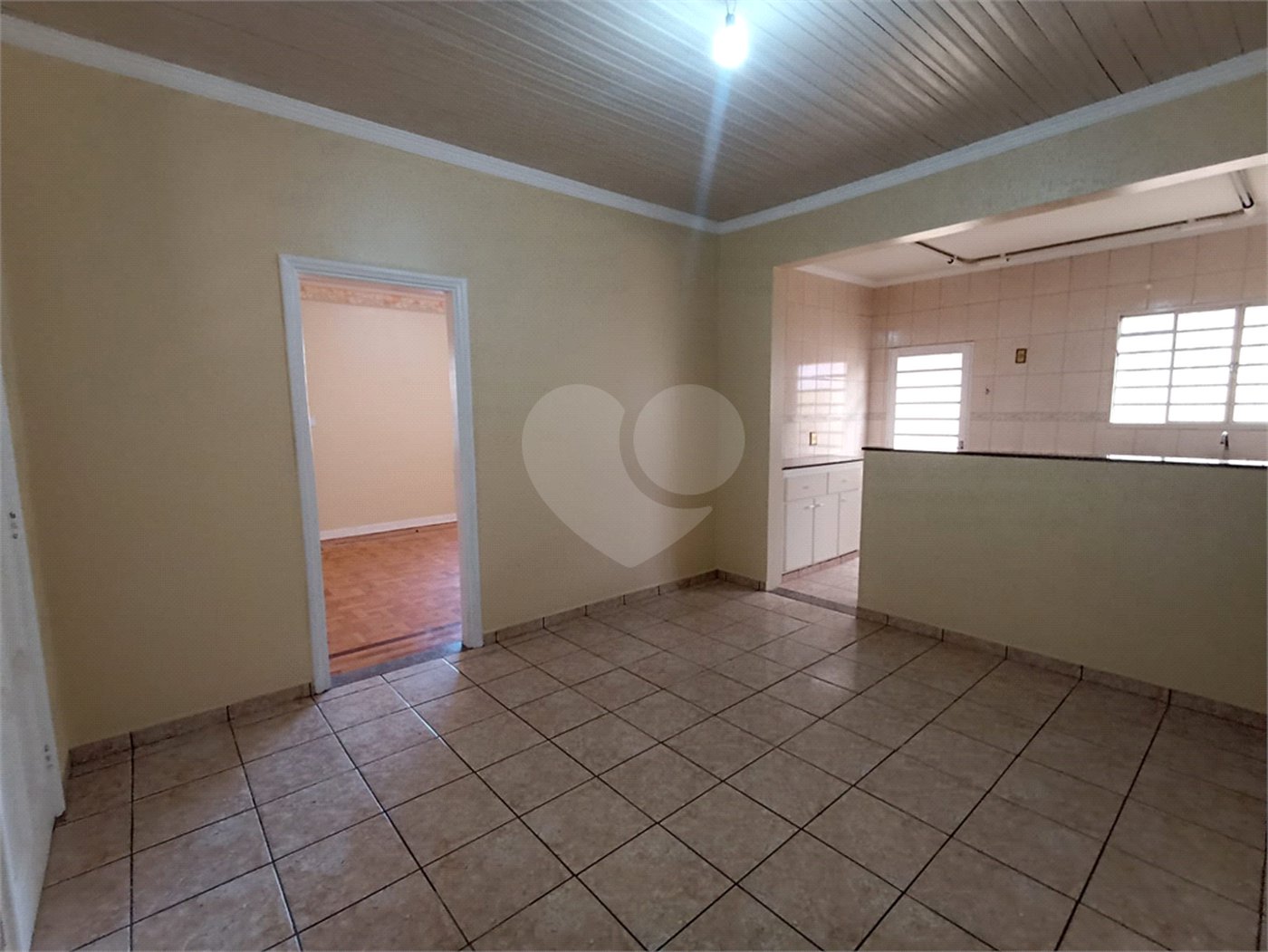 Casa à venda com 3 quartos, sendo 2 suítes,  no Centro, Itapetininga, SP