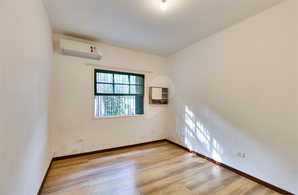 Casa para alugar com 5 quartos, sendo 3 suítes,  em Chácara Monte Alegre, São Paulo, SP