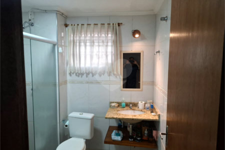 Casa à venda com 2 suítes em Vila Figueira, Suzano, SP