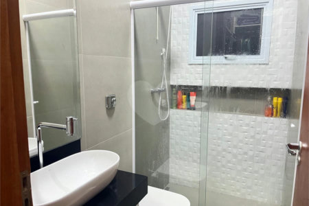 Casa à venda com 3 quartos, sendo 1 suíte, no condomínio Residencial Golden Ville, Itapetininga - SP
