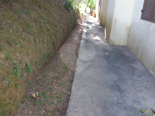 Casa à venda com 4 quartos, sendo 2 suítes, no condomínio Cinco Lagos, Mairiporã - SP