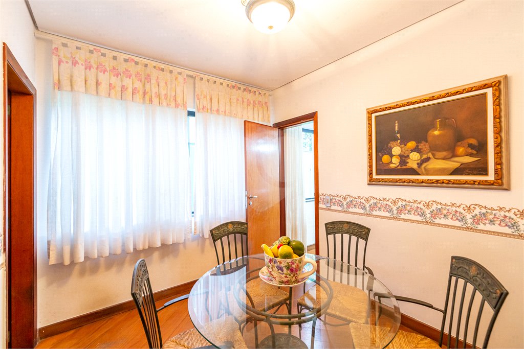 Casa à venda com 4 quartos, sendo 2 suítes, em Brooklin Paulista, São Paulo, SP