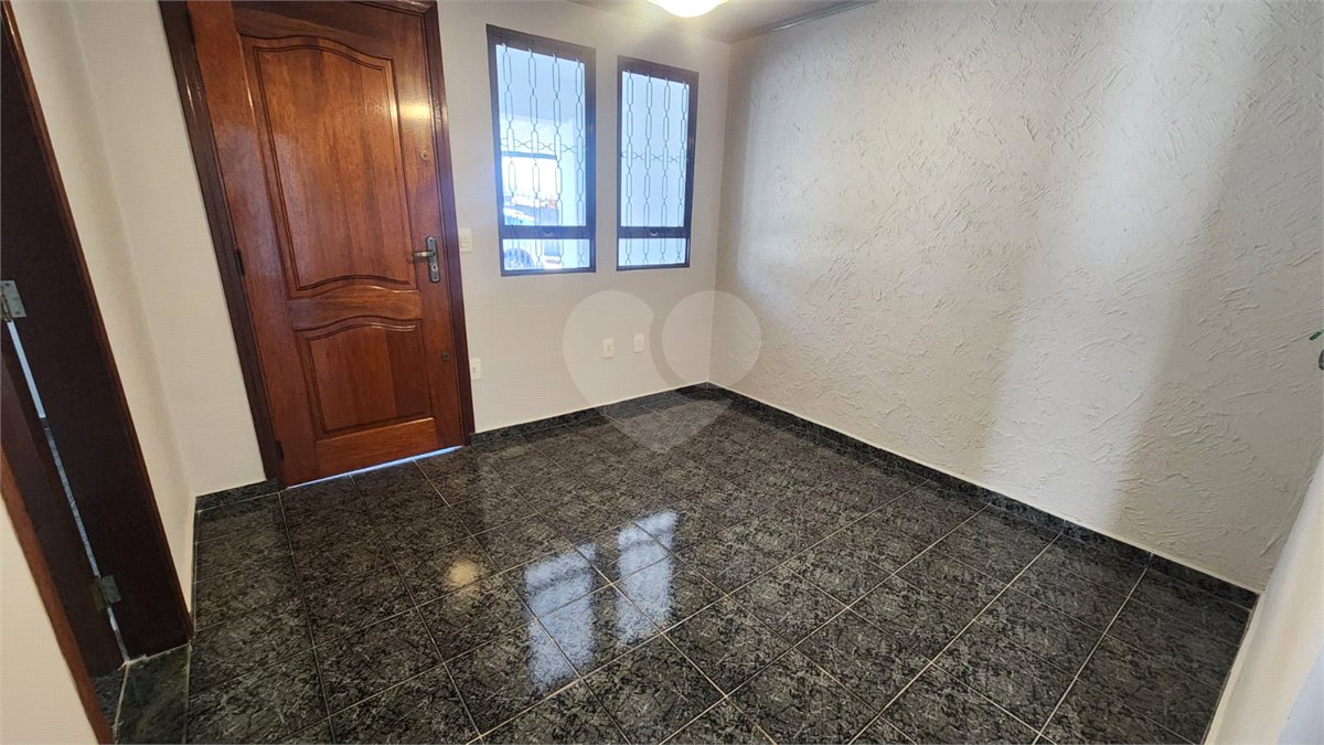 Casa à venda com 3 quartos em Vila Ramaciotti, Valinhos, SP