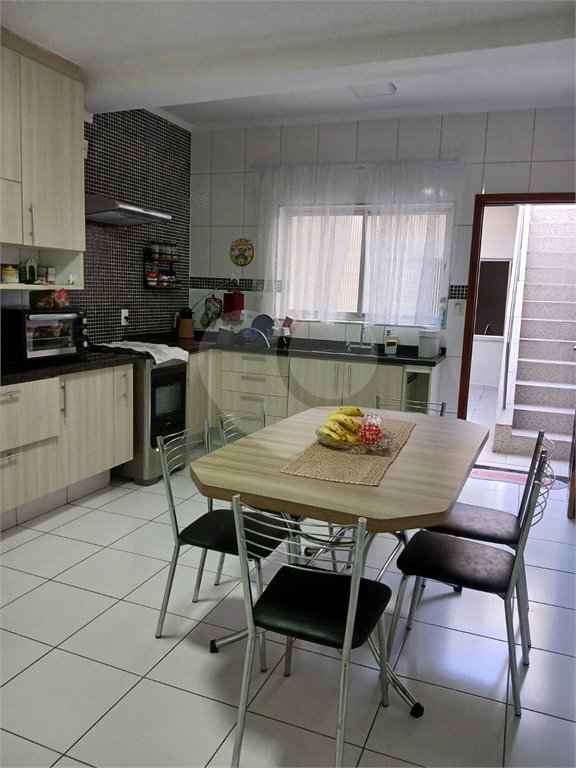 Sobrado à venda com 3 quartos, sendo 1 suíte, em Jardim Humaitá, São Paulo, SP