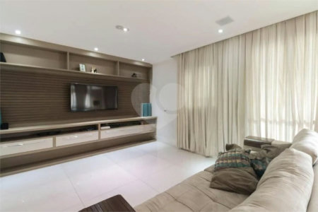 Apartamento na Mooca com 204m² amplo à venda 3 quartos, sendo 3 suítes, e 4 vagas