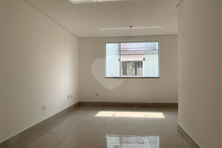 Casa à venda com 2 suítes no condomínio Residencial Napoles, São Paulo - SP
