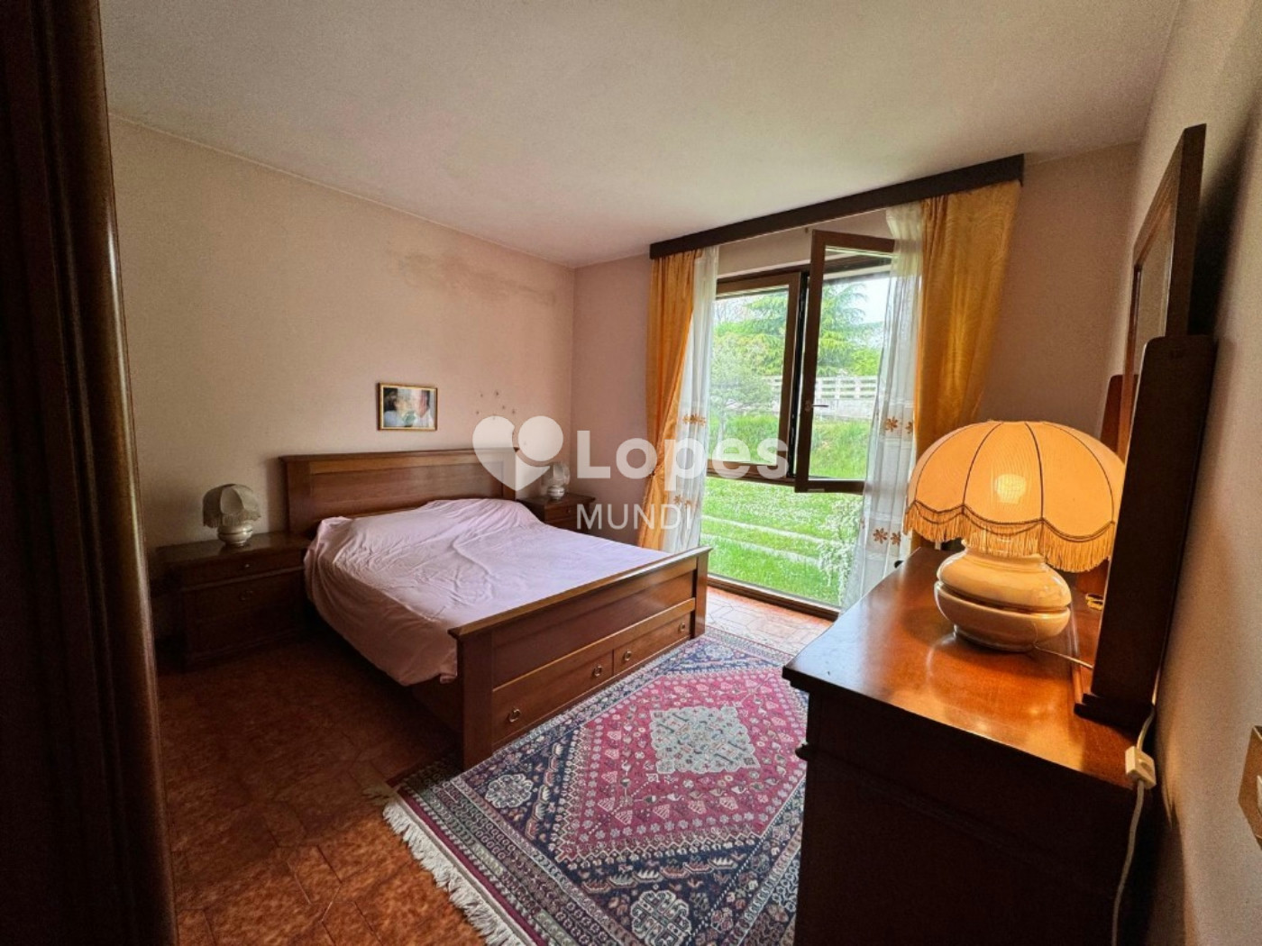 Casa multifamiliar à venda em Verona, Itália – 3 unidades e 12.000 m²