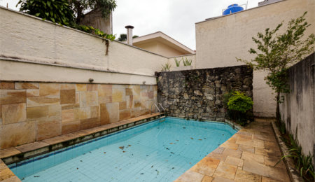 Casa de Vila para alugar com 4 quartos, sendo 1 suíte,  em Granja Julieta, São Paulo, SP