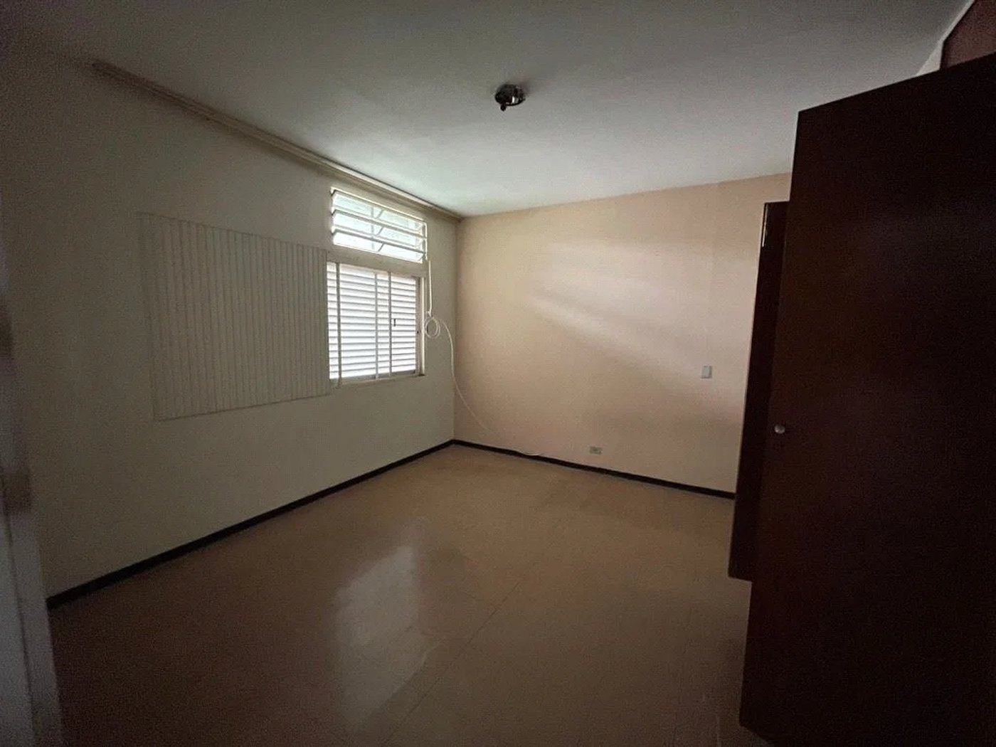 Sobrado à venda com 4 quartos, sendo 1 suíte, em Vila Inah, São Paulo, SP