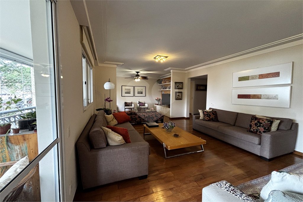 Apartamento para alugar com 3 suítes em Vila Romana, São Paulo, SP