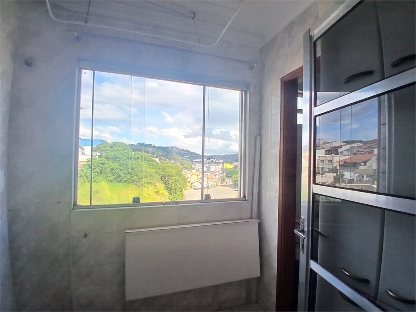 Apartamento à venda ou para alugar com 3 quartos, sendo 1 suíte,  em Jardim Flórida, São Roque, SP