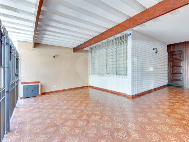 Sobrado à venda com 4 quartos, sendo 1 suíte,  em Vila Mascote, São Paulo, SP