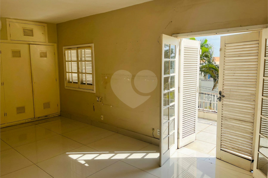 Casa à venda com 4 quartos, sendo 1 suíte, em Jardim São Bento, São Paulo, SP