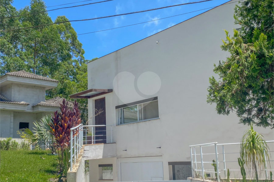 Casa à venda com 5 suítes no condomínio Suíça da Cantareira, Mairiporã - SP